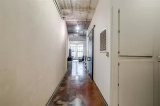 Photo #3: 20894761 Listing