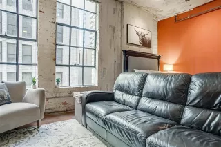 Photo #4: 20894761 Listing