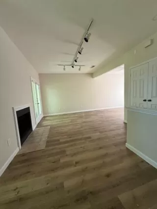 Photo #4: 20898746 Listing 