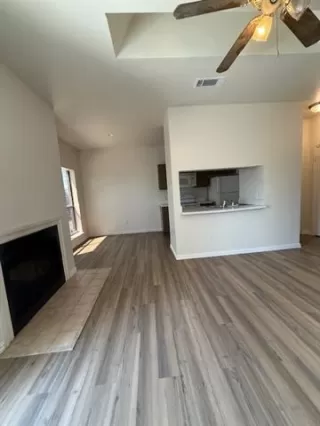 Photo #2: 20899164 Listing