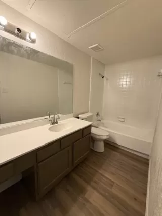 Photo #3: 20899164 Listing