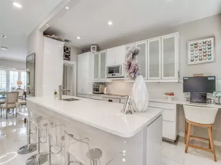 Photo #5: 20899265 Listing