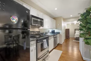 Photo #6: 20900106 Listing 