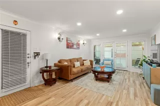 Photo #5: 20900506 Listing 