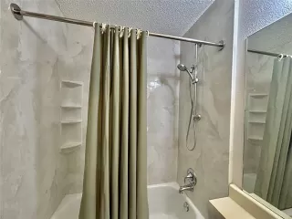 Photo #4: 20900708 Listing