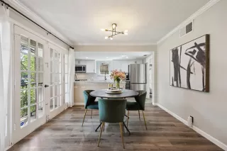 Photo #5: 20901921 Listing 