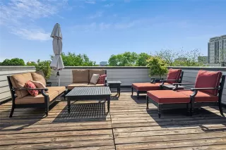 Photo #2: 20903633 Listing