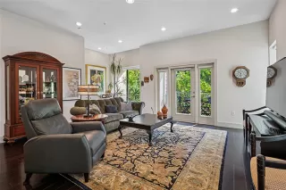 Photo #5: 20903633 Listing