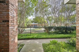 Photo #4: 20904377 Listing 