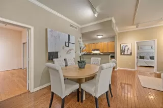 Photo #5: 20904459 Listing