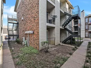 Photo #4: 20905478 Listing 