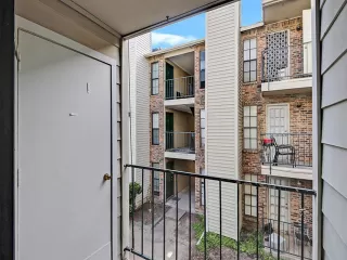 Photo #5: 20905478 Listing 