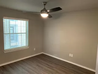 Photo #5: 20909067 Listing