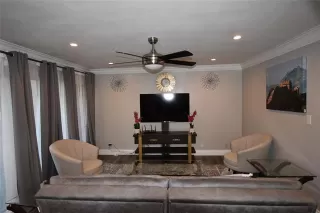 Photo #3: 20912407 Listing