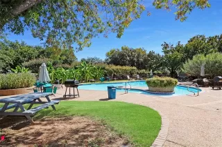 Photo #5: 20912426 Listing 