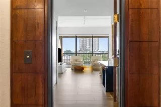 Photo #2: 20912443 Listing 