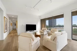 Photo #5: 20912443 Listing 