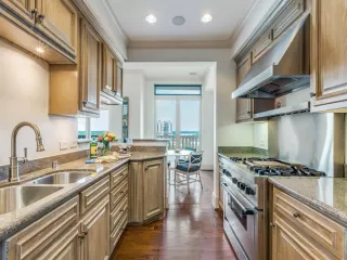 Photo #6: 20916361 Listing