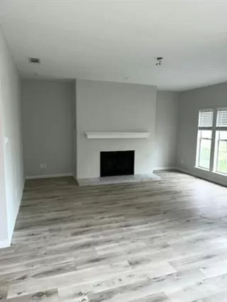 Photo #4: 20917800 Listing 