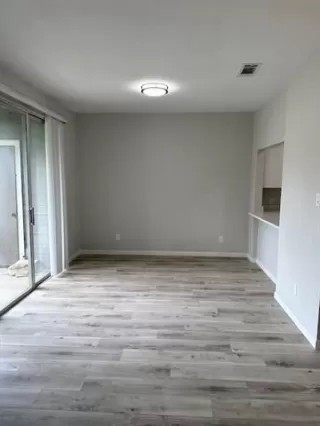 Photo #5: 20917800 Listing 