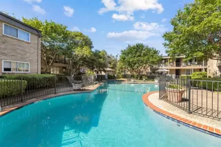 Photo #5: 20922319 Listing 