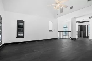 Photo #5: 20925847 Listing 