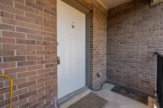 Photo #3: 20926709 Listing