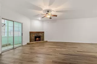 Photo #5: 20927178 Listing