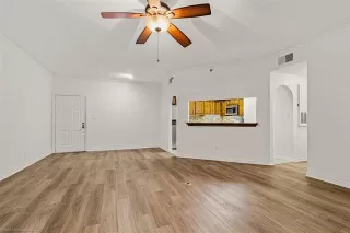 Photo #6: 20927178 Listing