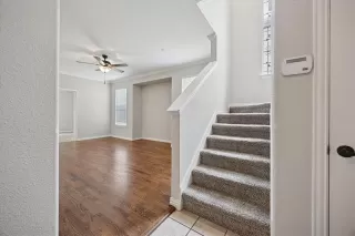 Photo #5: 20927867 Listing