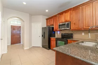 Photo #4: 20928663 Listing