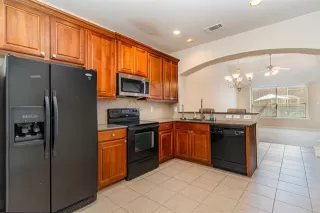 Photo #5: 20928663 Listing