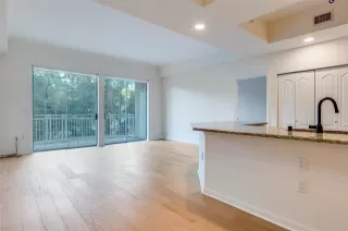 Photo #2: 20929837 Listing 