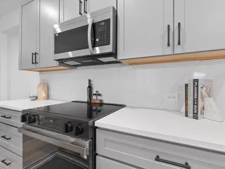 Photo #4: 20930104 Listing