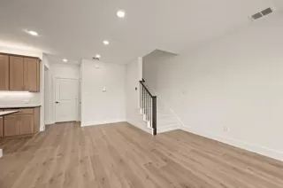 Photo #6: 20930224 Listing 