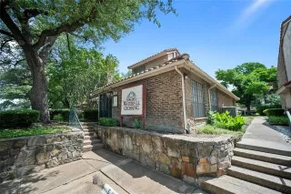 Browse active condo listings in WATERFALL CROSSING