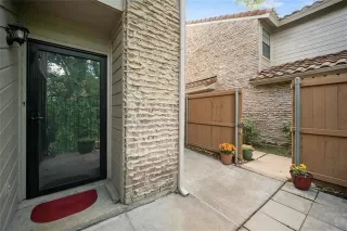 Photo #4: 20932302 Listing