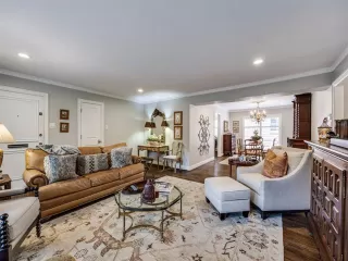 Photo #5: 20932674 Listing