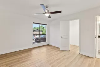 Photo #6: 20932721 Listing 