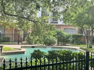 Photo #2: 20932802 Listing