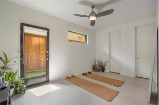 Photo #5: 20933481 Listing 