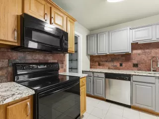 Photo #6: 20933505 Listing 