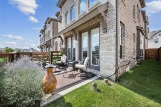 Photo #2: 20933959 Listing 