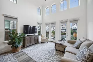 Photo #5: 20933959 Listing 