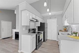 Photo #6: 20933983 Listing