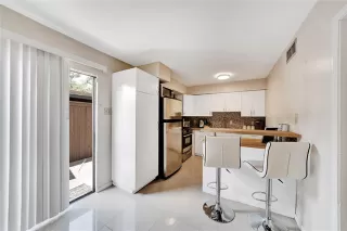 Photo #6: 20934385 Listing 