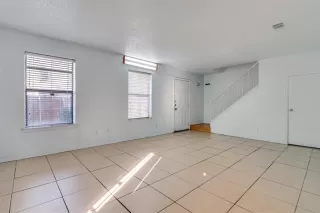 Photo #2: 20934570 Listing