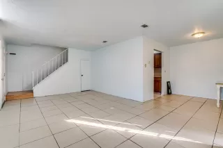 Photo #4: 20934570 Listing