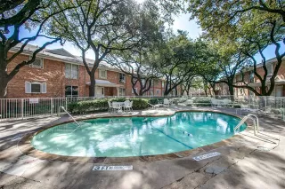 Photo #3: 20934918 Listing
