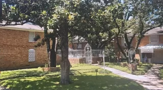 Photo #4: 20934918 Listing